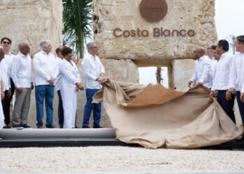 Anuncian inversión de RD$20,000 millones para transformar Boca Chica
