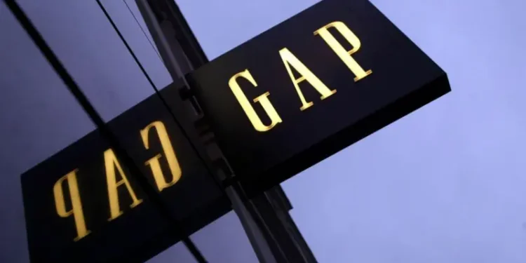 Donald y Doris Fisher, la pareja que no pudo encontrar un talle de jeans y terminó creando el gigante de la moda Gap