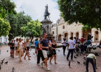 Banco Central proyecta que el turismo apunta a generar más de US$12,500 millones en 2026