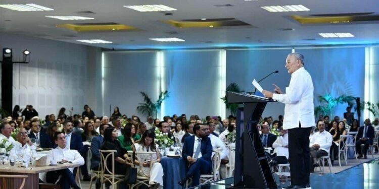 Frank Rainieri propone convertir el Cibao en la capital mundial del cigarro y autopista hasta Montecristi