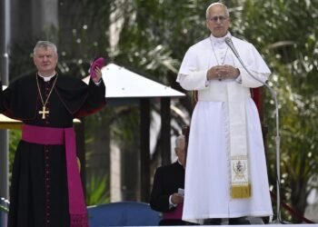 León XIV en la Italia ‘envenenada’: «Un cambio de mentalidad económica sanará el planeta»