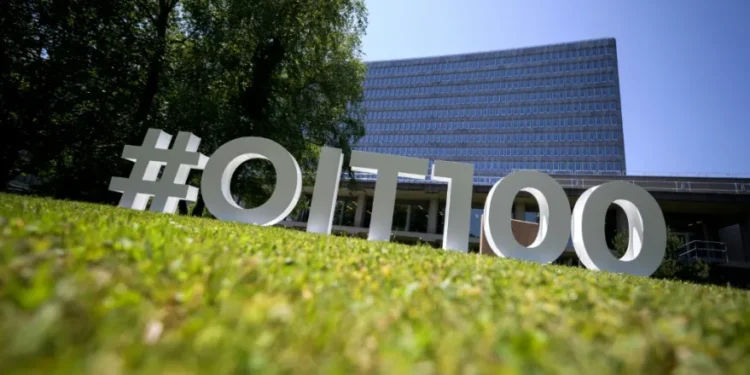 La OIT adopta el primer convenio sobre trabajadores de plataformas digitales