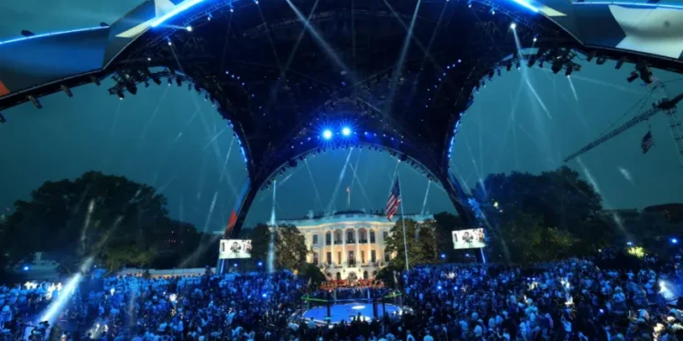 Trump celebra sus 80 años con inédita velada de artes marciales y derrota de Topuria