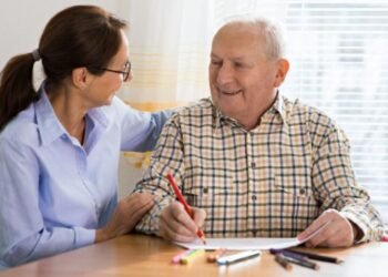Cambios biológicos asociados al alzhéimer inician finales 50 años