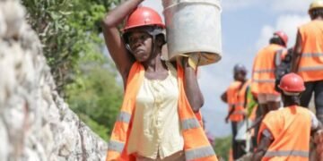 Mano de obra haitiana domina el sector construcción en la República Dominicana