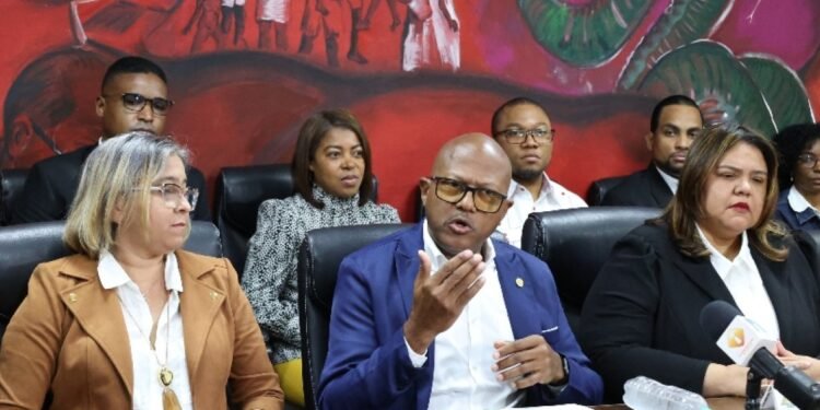 Un desfalco millonario envuelve gestiones CMD