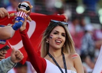 Falsas aficionadas del Mundial: cómo la IA sexualiza a mujeres por nacionalidades en redes