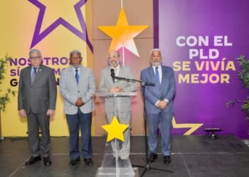 PLD cuestiona compras de urgencia para adquirir calzado escolar importado y de baja calidad. 