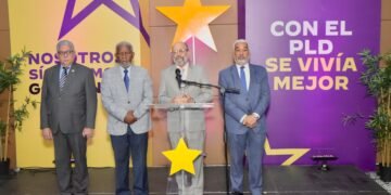 PLD cuestiona compras de urgencia para adquirir calzado escolar importado y de baja calidad. 