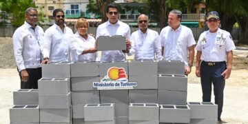 Gobierno inicia obras para la transformación turística de Boca Chica