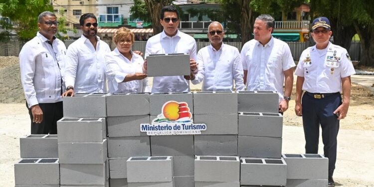 Gobierno inicia obras para la transformación turística de Boca Chica