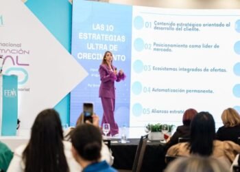Gisel Castillo invita a empresarias a convertir su presencia digital en un modelo de negocio