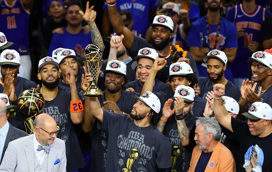 Los New York Knicks se proclaman campeones de la NBA por primera vez en 53 años tras imponerse frente a los Spurs