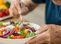 Hábitos de vida saludable: la estrategia nutricional de un oncólogo para llegar lúcido a los 97 años