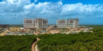 Chapur rompe modelo hotelero de Punta Cana con sus torres de 18 pisos