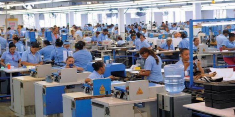 Cuatro sectores concentran el 71.2 % del total de los trabajadores de las zonas francas del país