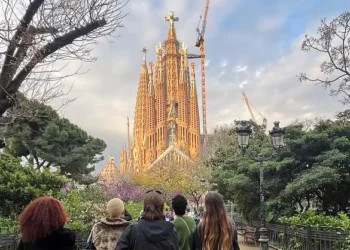 El «arquitecto de Dios»: cómo Gaudí imaginó la Sagrada Familia, la iglesia más alta del mundo y una maravilla de la ingeniería