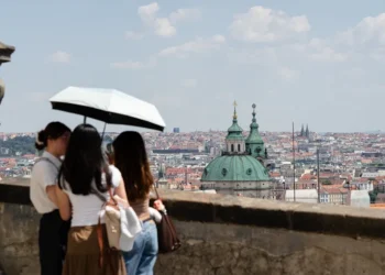 Ola de calor en Europa obliga a cancelar eventos y restringir viajes