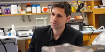Un investigador español abre una vía innovadora para descubrir nuevos antibióticos
