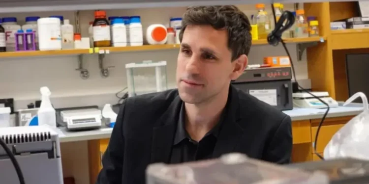 Un investigador español abre una vía innovadora para descubrir nuevos antibióticos