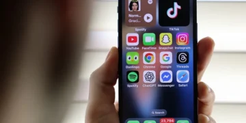 Acompañar y no sólo prohibir: las claves para proteger a los menores en las redes sociales