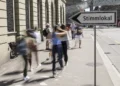 Los suizos rechazan en referéndum limitar el aumento de población, mediante el freno a la inmigración