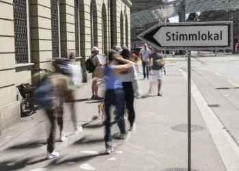 Los suizos rechazan en referéndum limitar el aumento de población, mediante el freno a la inmigración