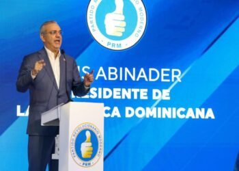 Abinader llama a la unidad a los miembros del PRM en el Comité Nacional