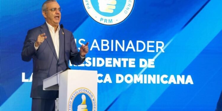 Abinader llama a la unidad a los miembros del PRM en el Comité Nacional