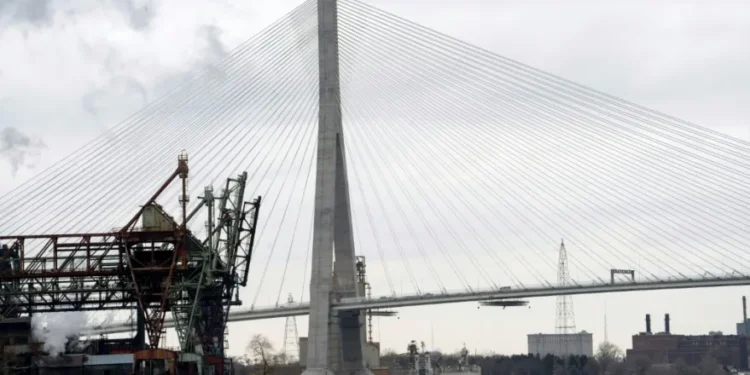 El nuevo puente entre Canadá y EEUU será inaugurado a finales de julio