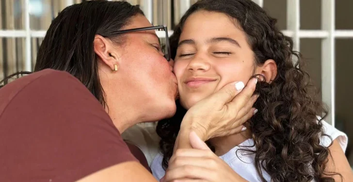 ‘Comí kétchup y queso y eso me mantuvo consciente’: la BBC habla con la niña de 12 años que sobrevivió 32 horas bajos los escombros tras los terremotos de Venezuela