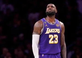 LeBron James ilusiona con su próximo destino en la NBA: «Va a ser divertido allá donde aterrice»