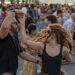 Bailar salsa podría combatir la depresión, según estudio