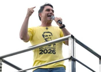 Flávio Bolsonaro oficializa su candidatura presidencial en Brasil