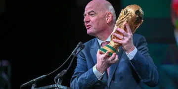 Quién es Gianni Infantino y cómo llegó a ser el hombre más poderoso (y polémico) del fútbol mundial