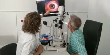 La miopía magna va más allá de usar lentes: estos son sus principales riesgos