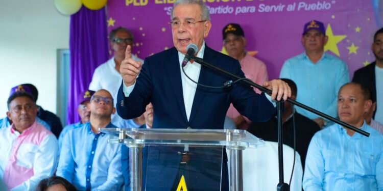 El expresidente sostiene que la deuda pasó de US$39,000 millones a US$68,000 millones y critica el aumento del gasto corriente y del pago de intereses.