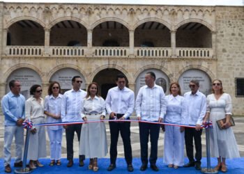 David Collado entrega restauración del Alcázar de Colón e inicia proyecto de alumbrado en la Ciudad Colonial