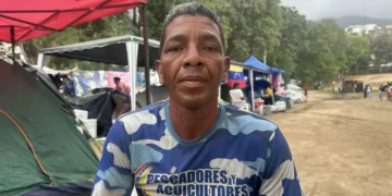 «He perdido a 26 familiares y no lloraré hasta que encuentre los restos de todos»: los venezolanos que aún buscan entre los escombros un mes después de los terremotos