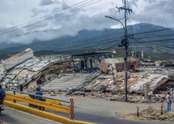 En La Guaira solo queda el azul de las playas que antes recibían turistas