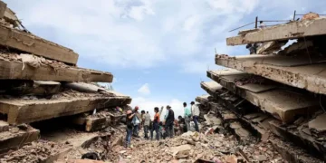 3 factores que explican por qué se derrumbaron tantos edificios en La Guaira por el terremoto en Venezuela