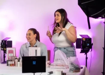 «Gané US$120.000 en un día en TikTok»: el lucrativo negocio de las ventas en vivo