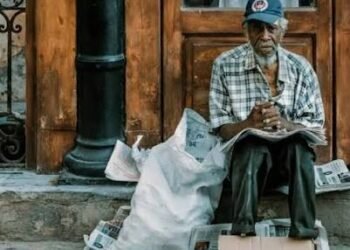 La demencia crece en la población latina mientras baja en los países más ricos