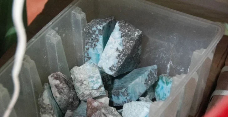 Las normas que explican por qué República Dominicana volvió a exportar larimar