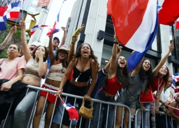 Mujeres sostienen uno de cada cuatro hogares dominicanos en EE. UU.