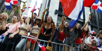 Mujeres sostienen uno de cada cuatro hogares dominicanos en EE. UU.
