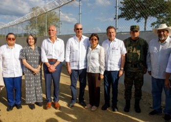 Presidente de Honduras califica a República Dominicana como ejemplo regional en seguridad fronteriza e industria militar