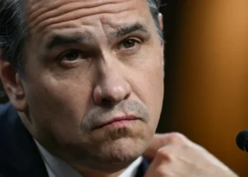 Exabogado de Trump confirmado como fiscal general de EEUU
