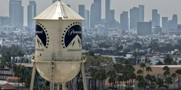 Paramount pide un aval de 1.900 millones de dólares frente a la demanda por la adquisición de Warner Bros