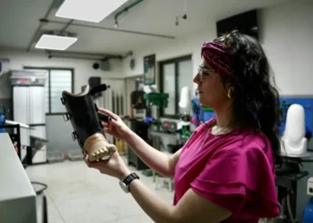 Sobrevivir y empezar de nuevo después de sufrir una amputación por sismos en Venezuela